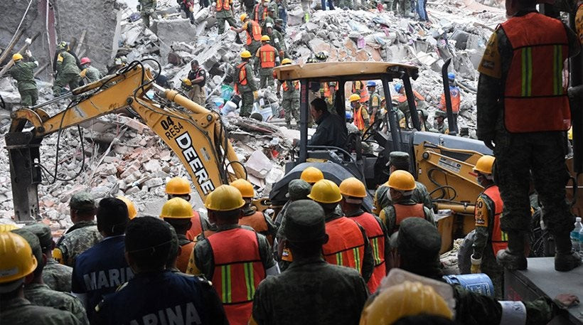 Μεξικό: 225 οι νεκροί από τον σεισμό – Τιτάνια η προσπάθεια των σωστικών συνεργείων – Τα βίντεο που σόκαραν την υφήλιο
